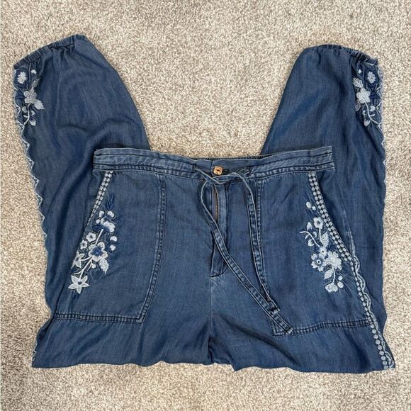 Johnny Was Denim - Johnny Was Embroidered
Floral Lyocell Chambray Jogger Denim Pants, Size S